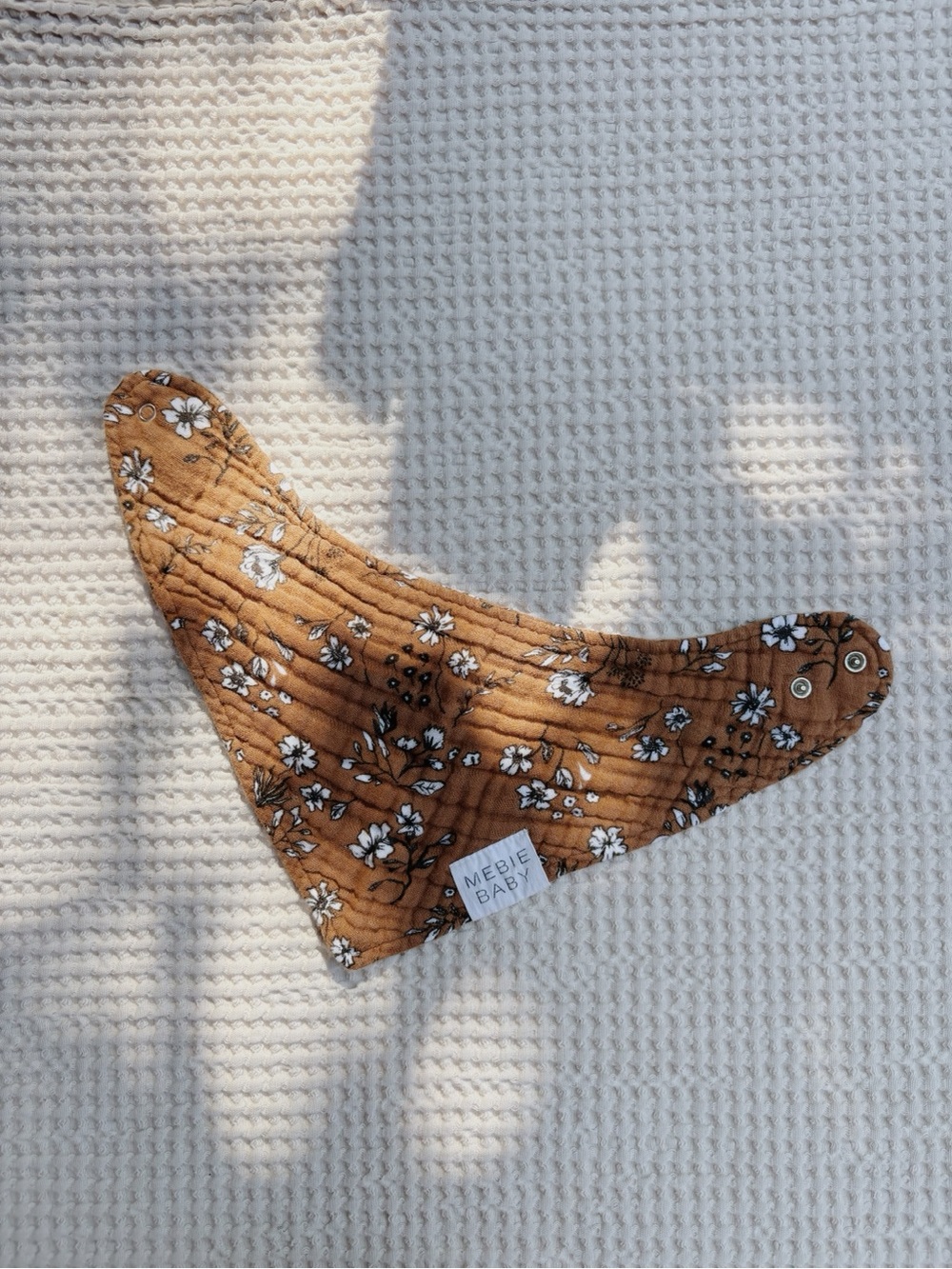 Mebie Baby Brown Floral Bib